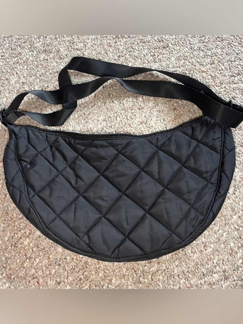 Uniqlo round shoulder Quilted Black Crescent Crossbody Bag purse water repellent